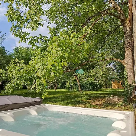 度假居 Domaine De La Comte - Hebergements Insolites &